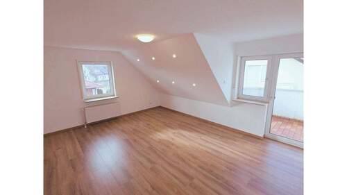 Wohnzimmer - 3 Zimmer Etagenwohnung zum Kaufen in Landau in der Pfalz