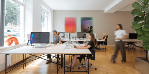 Großraum vorne - Zentrale Offene Arbeitsplätze im modernen Ladenbüro München - sofort verfügbar
