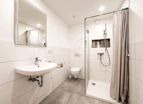 Erdgeschoss Badezimmer - Reihenhaus in Zentraler Lage mit 2 Wohneinheiten