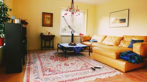 Wohnzimmer eingerichtet - 4 Zimmer Doppelhaushälfte in Fredenbeck