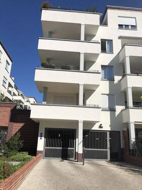 21_Tiefgarage Eingang - 