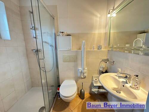 Tageslichtbad mit Dusche - 