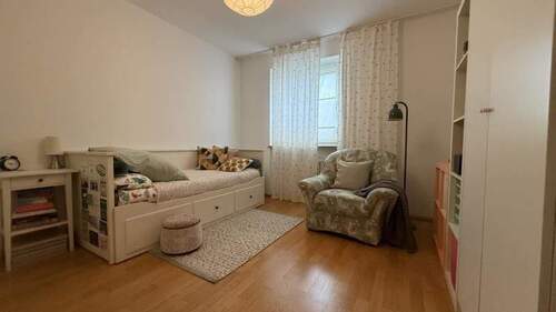 Schlafzimmer - Etagenwohnung in Weilheim in Oberbayern zum Kaufen