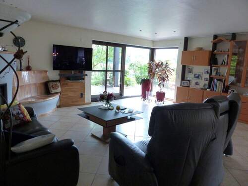 Wohnzimmer/EG - Mehrfamilienhaus, Wohnhaus mit 283,00 m&sup2; in Neuenburg am Rhein zum Kaufen