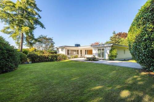 Blick aus dem Garten - Einfamilienhaus mit 296,00 m&sup2; in Bonn zum Kaufen