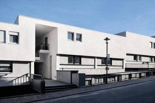 Frontansicht der Wohnanlage - 4 Zimmer Terrassenwohnung zum Kaufen in Bad Dürkheim