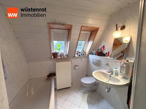 Badezimmer, mit Wanne _ DG - 