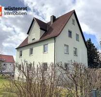 Gepflegtes Mehrfamilienhaus, mit 5 Garagen, Nebengebäude und 1233 m² großem Grundstück - Reichenschwand