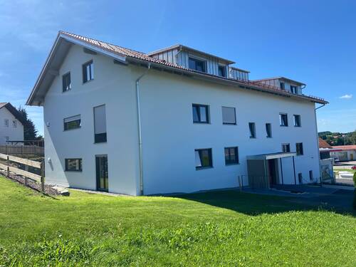 Ostansicht - Etagenwohnung mit 106,00 m² in Altusried zum Kaufen