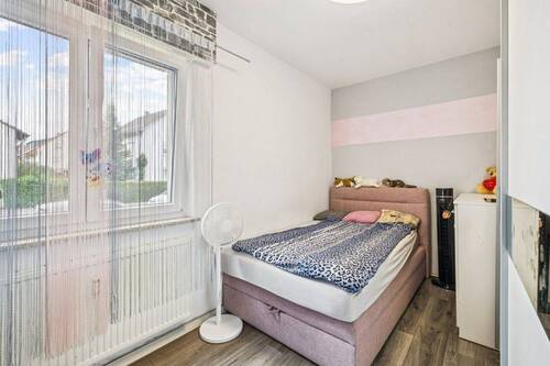 Schlafzimmer/Büro - 3 Zimmer Etagenwohnung zum Kaufen in Ludwigsburg / Oßweil
