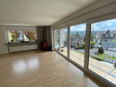 OG Blick aus dem Wohnzimmer - Einfamilienhaus in zentraler ruhiger Gegend mit schöner Aussicht zu verkaufen