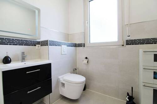 Badezimmer Einheit 1_EG - 6 Zimmer Mehrfamilienhaus, Wohnhaus in Porta Westfalica