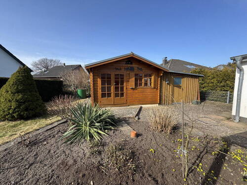 Gartenhaus mit Geräteschuppen - 