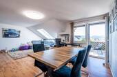 Lichtdurchflutetes Wohn-Esszimmer - 4 Zimmer Etagenwohnung zum Kaufen in Schopfheim