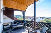 Überdachter großer Balkon - 4 Zimmer Etagenwohnung in Schopfheim