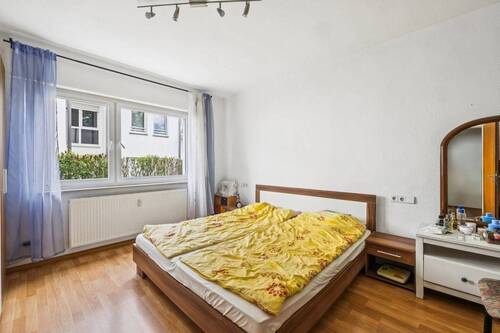 Schlafzimmer - 2 Zimmer Etagenwohnung zum Kaufen in Ludwigsburg / Oßweil