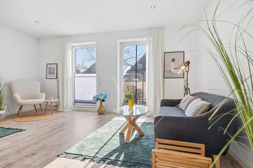 großzügiges Wohnzimmer - 