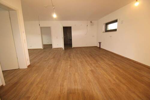 Wohnbereich - Etagenwohnung mit 92,30 m&sup2; in Spalt zur Miete