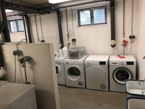 Wasch-Trockenraum - 