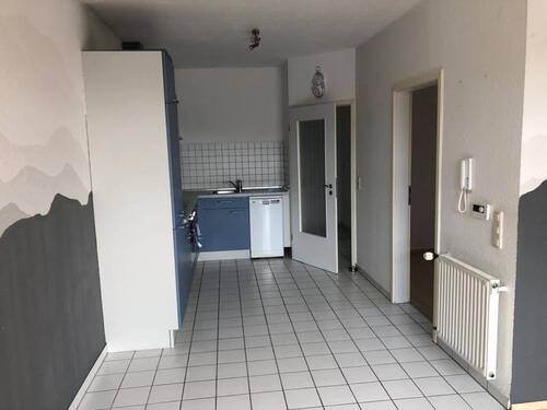 Blick Küche - 2 Zimmer Etagenwohnung zur Miete in Hackenheim