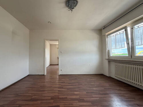 1. OG rechts Wohnzimmer - Mehrfamilienhaus, Wohnhaus mit 460,00 m² in Kornwestheim zum Kaufen