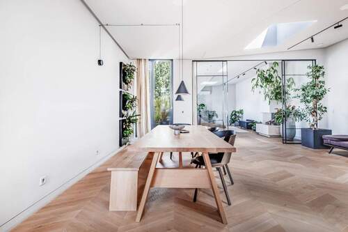 Essbreich mit Blick in den Wohnbereich - Besonderes Dachgeschoss mit exklusiver Ausstattung und Aufdachterrasse