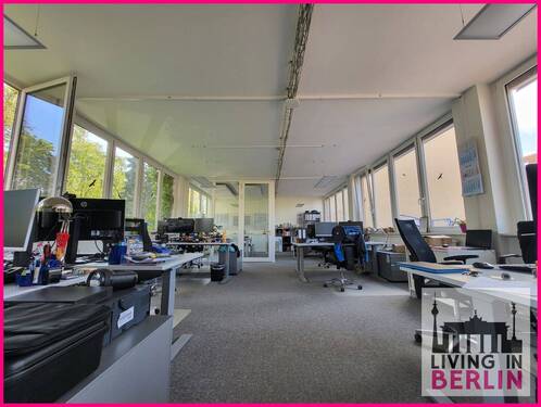 großer Büroraum - 