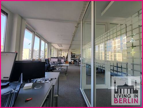 großer Büroraum - 