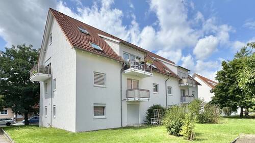 Rückansicht seitlich - 3 Zimmer Etagenwohnung zum Kaufen in Dresden