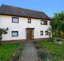 Ehemaliges Bauernhaus mit Nebengebäude am Ortsrand von Roth am Forst - Grub a.Forst