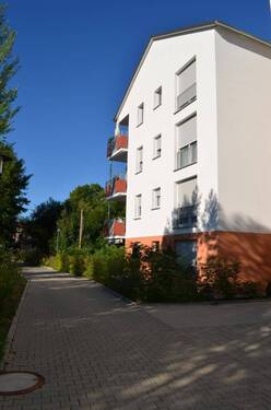 Betreutes Wohnen Niedereschach - Betreutes Wohnen Moderne 2-Zimmer-Seniorenwohnung. Baujahr 2018 Bezug Sofort!!! EBK. Carport . Lift.