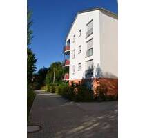 Betreutes Wohnen Moderne 2-Zimmer-Seniorenwohnung. Baujahr 2018 Bezug Sofort!!! EBK. Carport . Lift. - Niedereschach