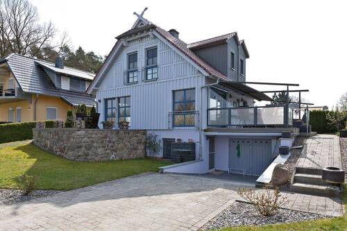 Haus Vorderansicht - 
