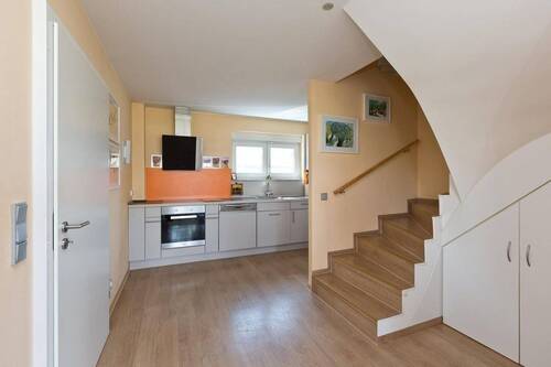 Küche mit Treppenhaus - 