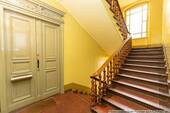 Treppenhaus - Etagenwohnung mit 150,00 m² in Berlin zum Kaufen