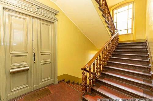 Treppenhaus - Etagenwohnung mit 150,00 m² in Berlin zum Kaufen