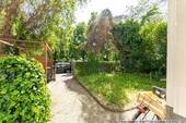Vor dem Haus - 
