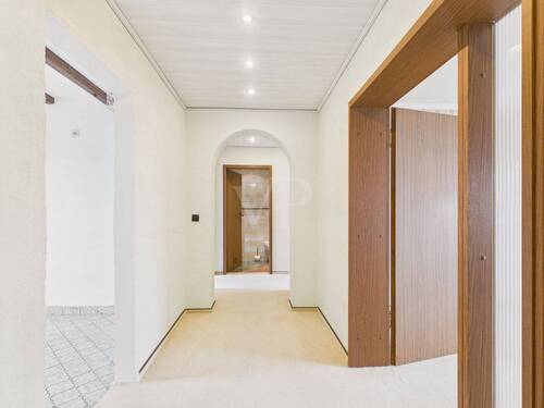 Diele - 3 Zimmer Etagenwohnung zum Kaufen in Niederwerrn
