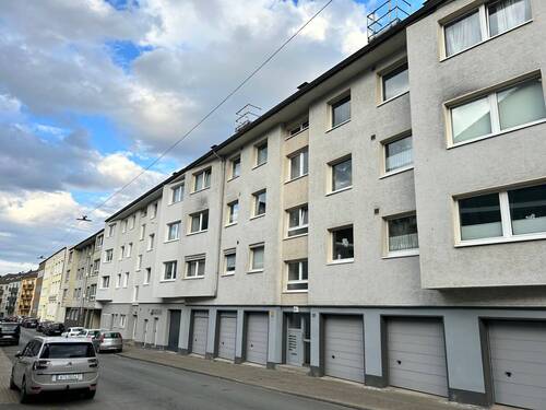 Fassade - Großzügige 3-Zimmer-Eigentumswohnung mit Balkon