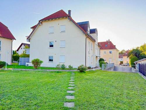 Hausansicht - 2 Zimmer Etagenwohnung zur Miete in Zirndorf