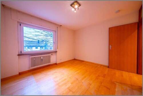 Schlafzimmer 1 von 4 - 