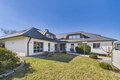 Bild1 - Wohnen mit Weitblick - Traumhafte Terrassenwohnung in Ahorn mit komfortabler Ausstattung