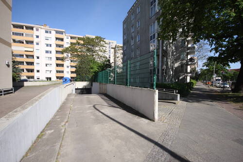 Zufahrt Tiefgarage - 1 Zimmer Etagenwohnung zum Kaufen in Berlin / Reinickendorf