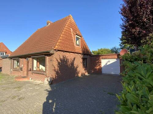 Auffahrt - 6 Zimmer Einfamilienhaus in Sande