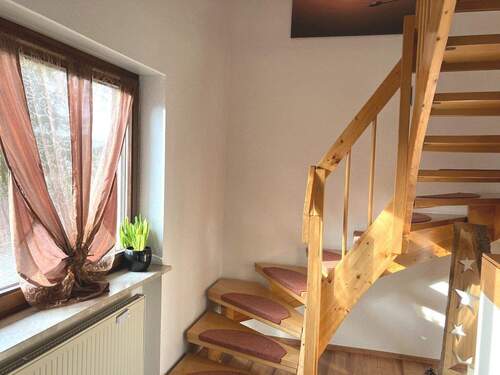 Bürogebäude: Treppe ins Obergeschoss - 