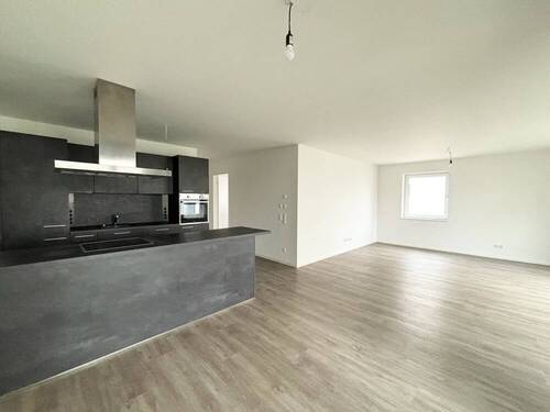 Wohnen/Essen - 3 Zimmer Etagenwohnung zur Miete in Friedrichshafen