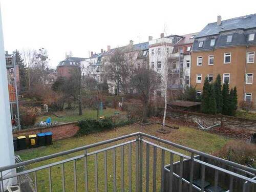 Blick vom Balkon in den Innenhof - 