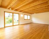 Wohnzimmer - 4 Zimmer Doppelhaushälfte zum Kaufen in Jettenbach