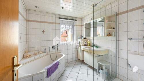 1. OG Badezimmer 1 - 