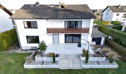 Ansicht vom Garten) - 2023 umfangreich saniertes Einfamilienhaus mit Garage und 857 qm Grundstück, Keller und Garage